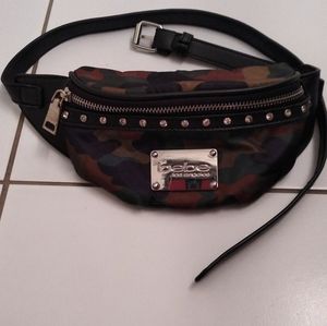 Bebe camo with bling fanny pack👍